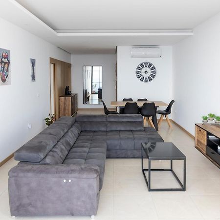 3 Bdr Aprt, Amazing Seaview, Rooftop Pool - Lcgr Прая Екстериор снимка